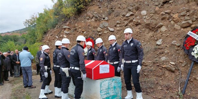 Beyin kanaması geçiren polis memurunu kaybettik