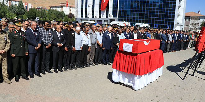 Elazığ bağrına taş bastı