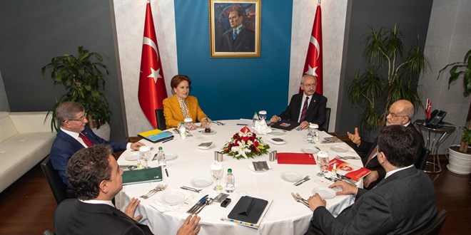 Genel başkanlar CHP’de