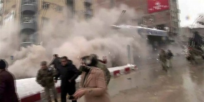 Canlı yayında deprem