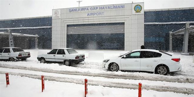 Dikkat! Uçak seferlerine kar engeli