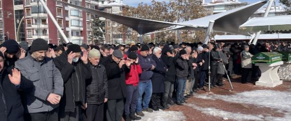 Vefat edenlerin defin işlemleri yapılıyor