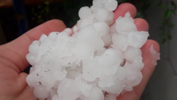 Bursa’da misket büyüklüğünde dolu yağdı