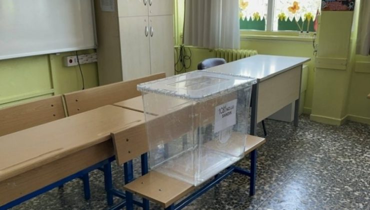 Okullarda sandıklar kuruldu