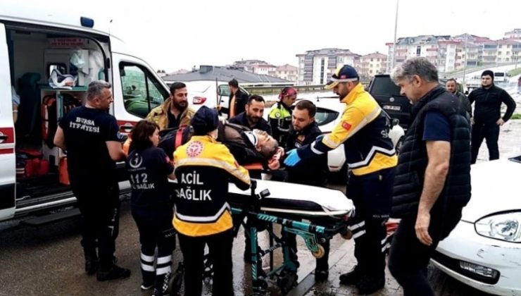 Kontrolsüz kavşakta otomobile yandan çarptı