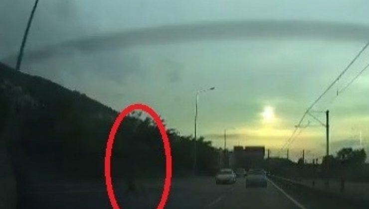 Bursa’da yolun ortasına atlayan şahsa araç çarptı