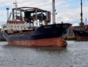 Rus savaş gemisi Karadeniz’de kuru yük gemisine uyarı ateşi açtı