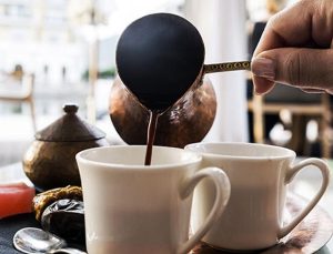 Sabah aç karnına kahve içmek zararlı mıdır?