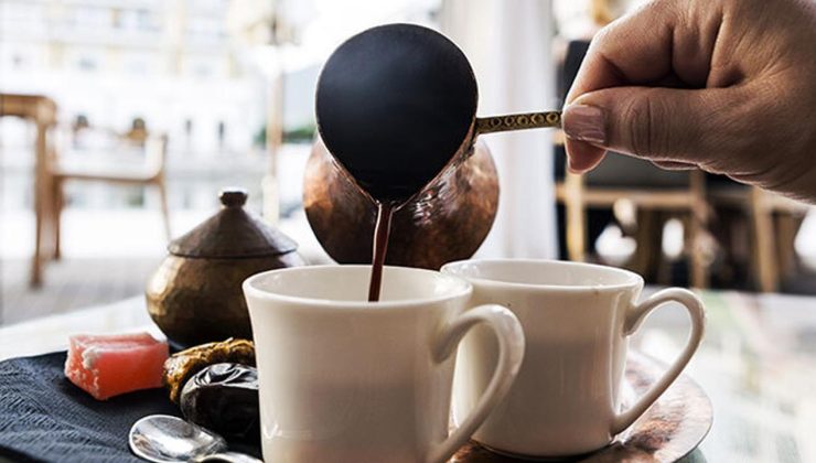 Sabah aç karnına kahve içmek zararlı mıdır?