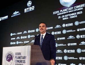 Mehmet Fatih Kacır: Yakında uzay topluluğuna biz de katılacağız