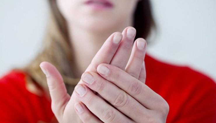 Sol el-parmak uyuşması neden olur?