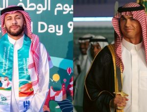 Suudi Arabistan’da yıldızlar yöresel kıyafetleri giydi: Kılıçla pozlar verildi
