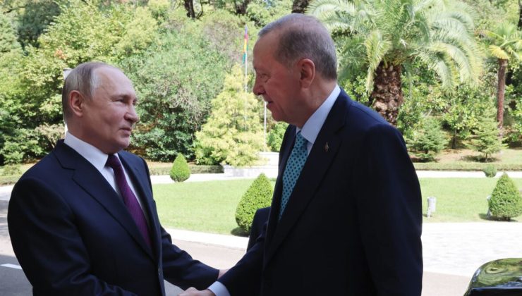 Vladimir Putin, Cumhurbaşkanı Erdoğan’ı kapıda karşıladı