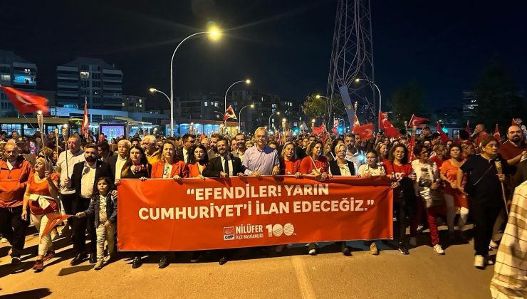 “100. Yılda Fener Alayı” Yürüyüşünü, Binlerce Nilüferli Coşkuyla Kutladı