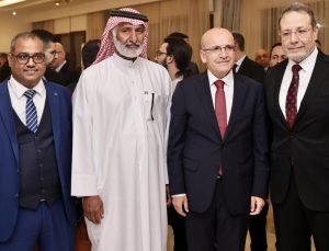 Mehmet Şimşek, Doha’da yatırım toplantısına katıldı