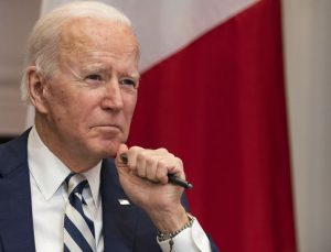 Joe Biden, törende yine şaşırdı! ‘Şimdi ne yapacaktık’