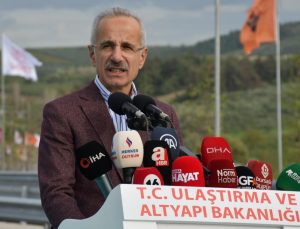 Uraloğlu: Devasa yatırımları dünya gıpta ile izliyor