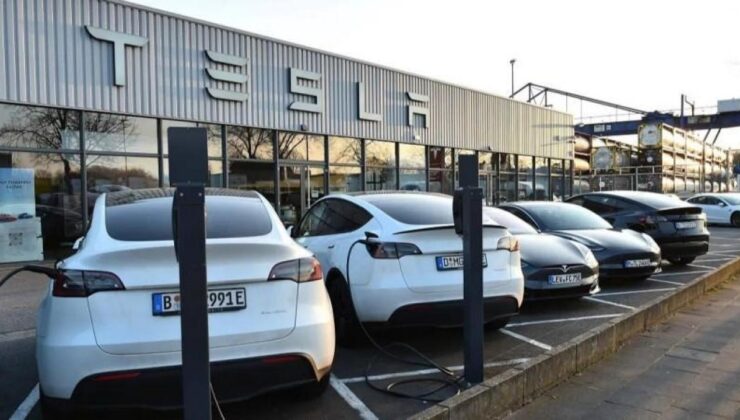 Tesla, milyonlarca otomobili geri çağırıyor!