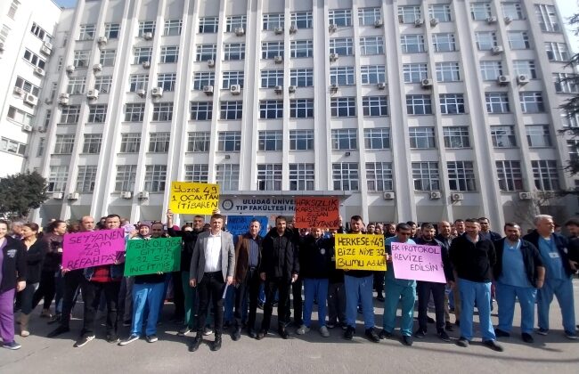 Uludağ Üniversitesi Sağlık Çalışanlarından “Sadaka Zammına” Tepki!