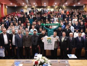 Bursaspor Başkanı Enes Çelik Mudanya Üniversitesi Öğrencilerine Futbolun Değerini Anlattı!