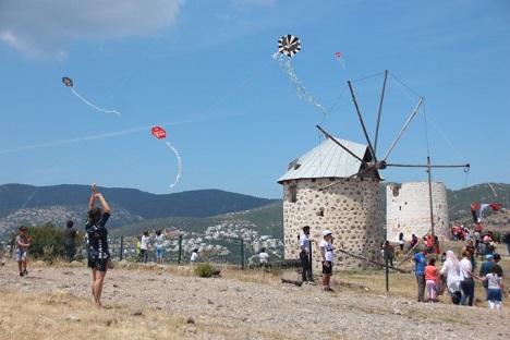 Bodrum’da Gökyüzü Renkleniyor: 20. Uluslararası Uçurtma Festivali 11 Mayıs’ta Başlıyor!