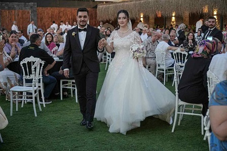 Bursa’da Siyaset ve Bürokrasi Bu Düğünde Buluştu: Destici’den Hem Nikah Şahitliği Hem Türkü Sürprizi