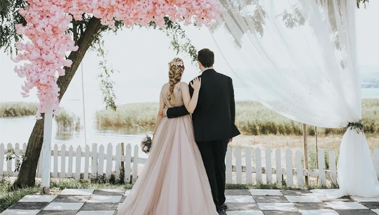 Mevlüt Yücesan Dünyaevine Girdi: Anlamlı Düğünde Türk Bayrağı Hediye Edildi