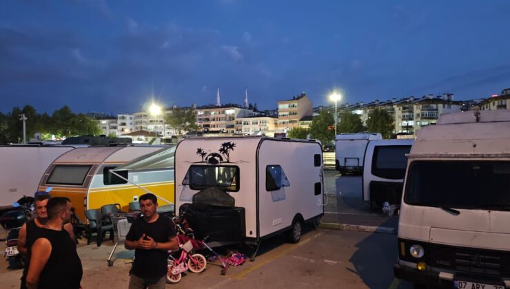 Büyükşehir Belediyesi’ne sert tepki: “Bir çivi çakmadan %400 zam yapılır mı?”