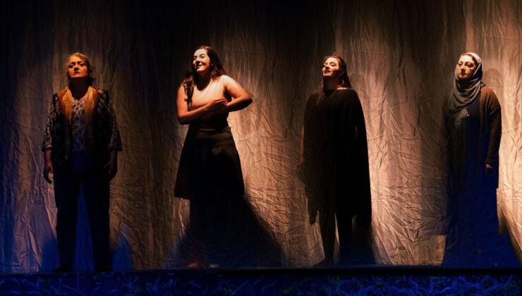 Cumhuriyet Kadınları Derneği’nden Anlamlı Tiyatro Etkinliği