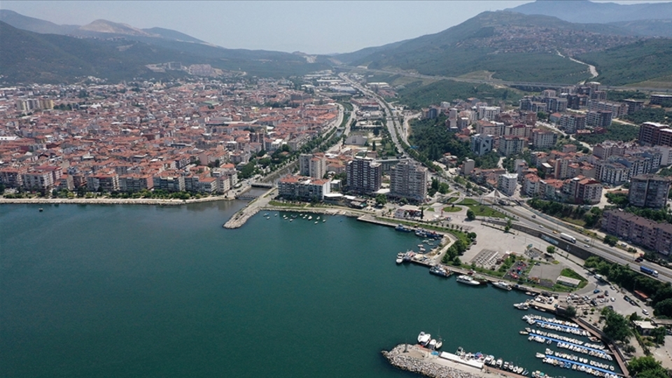 Gemlik’te Yasak Dinlenmedi: Provokatif Eylem Girişimine Sert Tepki