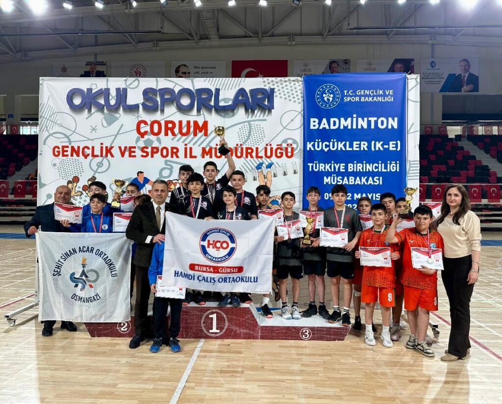 Hamdi Çalış Ortaokulu Badminton Takımları Türkiye Şampiyonasında Fark Yaratıyor