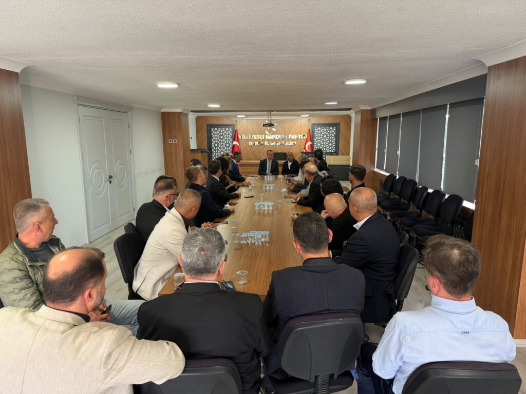 TÜRKİYE EMLAK DANIŞMANLARI BİRLİĞİ’NDEN MHP BURSA İL BAŞKANI ÖZCANBAZ’A ZİYARET: EMLAK SEKTÖRÜNÜN SORUNLARI GÜNDEMDE