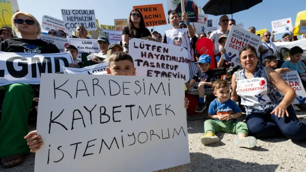 15 Yaşındaki Ömer Faruk Mat’ın Yaşam Mücadelesi: DMD Hastalığına Karşı Umut Arıyor, Ailesi Destek Bekliyor